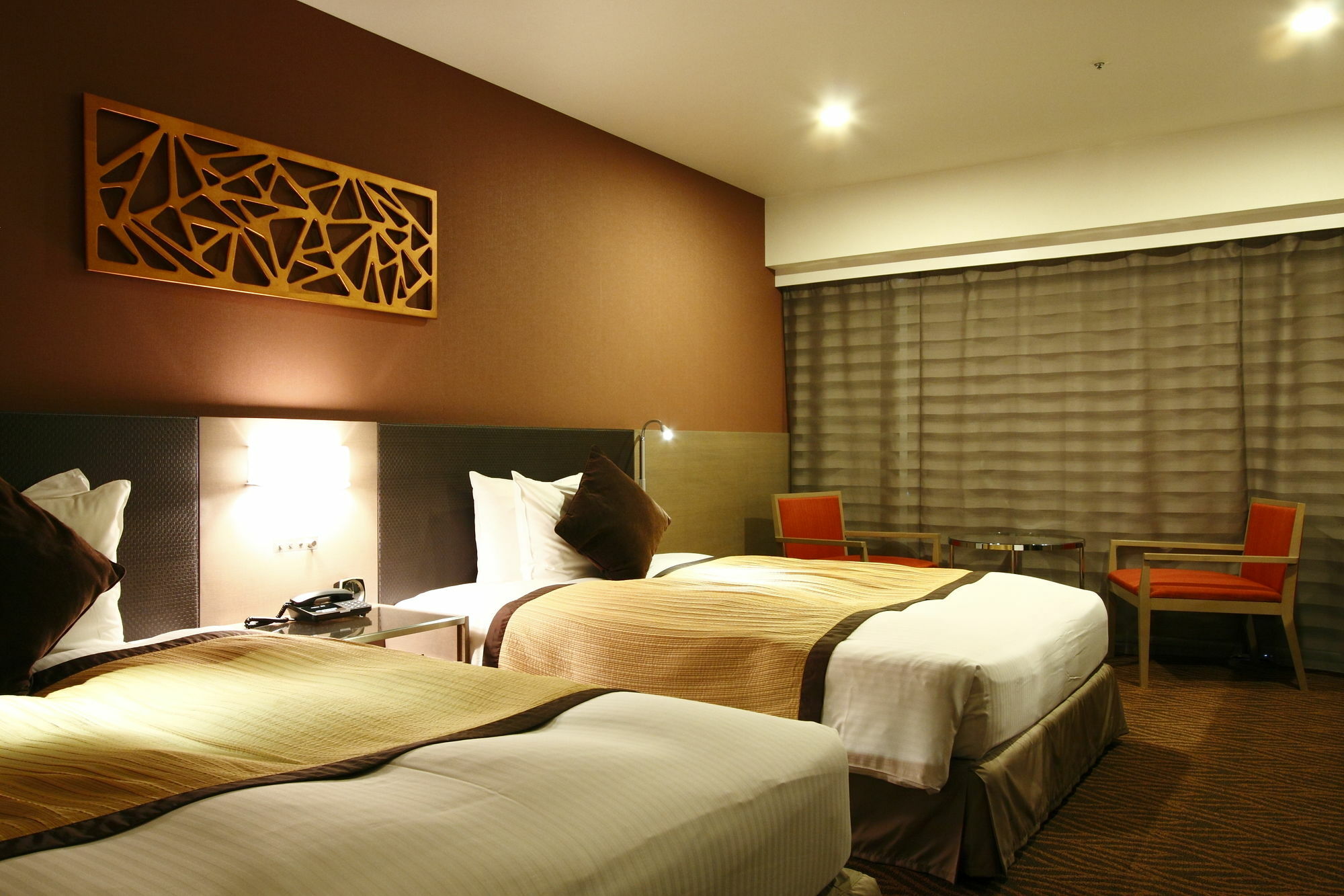 โรงแรม โฮเต็ล ซาร์โดนิกซ์